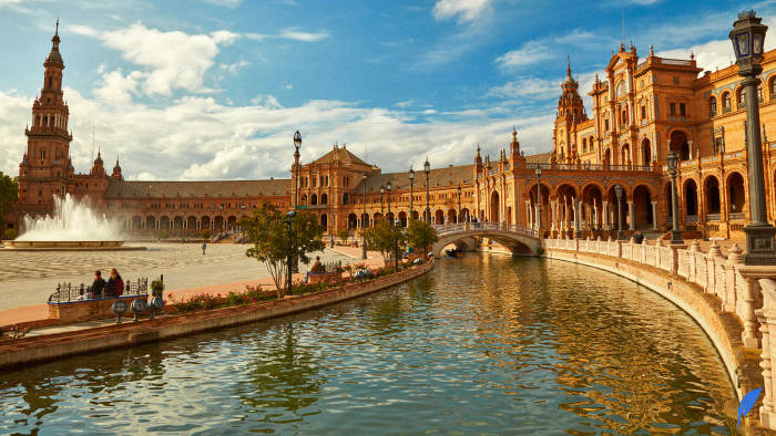 دانشگاه سویل از بهترین دانشگاه های جهان در کشور اسپانیا واقع شده است.