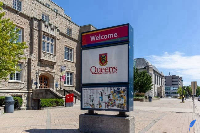دانشگاه کوئینز کانادا
