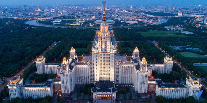 دانشگاه ملی مسکو یکی از بهترین دانشگاه های روسیه است که در رنک جهانی قابل توجهی دارد.