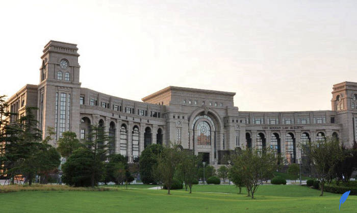 دانشگاه فودان یکی از بهترین دانشگاه های چین است.