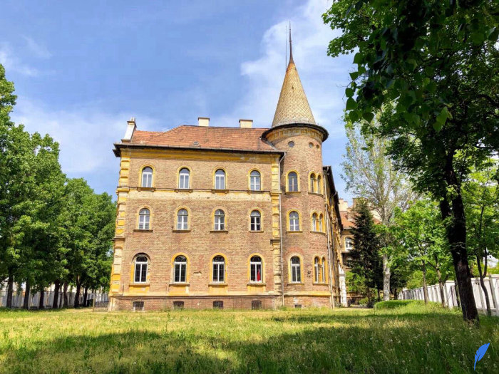 کالج اویسینا یکی از مهمترین کالج های بوداپست مجارستان است.