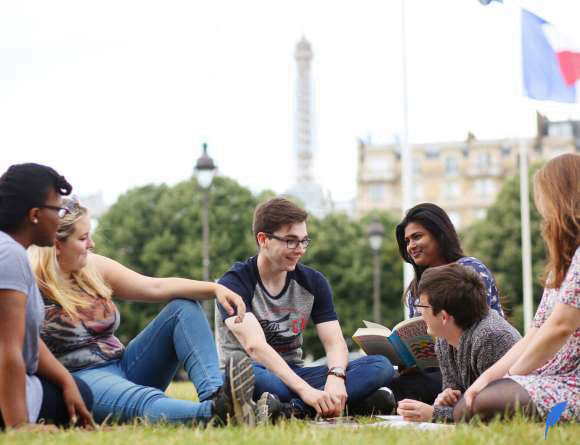 مدارک لازم برای تحصیل کارشناسی در فرانسه