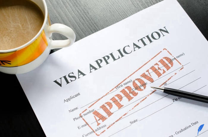 درخواست تشکیل پرونده ویزای تحصیلی به صورت آنلاین و تحویل مدارک به صورت حضوری است.