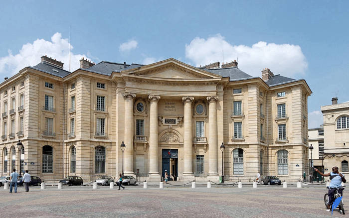 دانشگاه سوربن یکی از بهترین دانشگاه های فرانسه و جهان محسوب می‌شود.